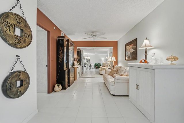 6112 Huntwick Terrace 307, Delray Beach, FL 33484