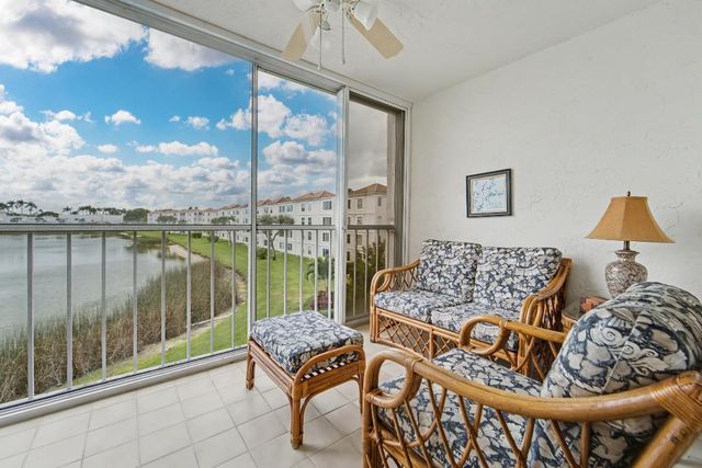 6112 Huntwick Terrace 307, Delray Beach, FL 33484