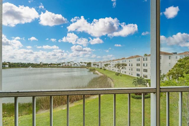 6112 Huntwick Terrace 307, Delray Beach, FL 33484