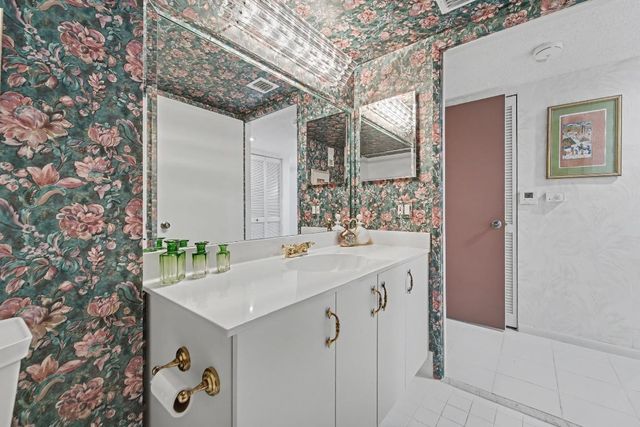 6112 Huntwick Terrace 307, Delray Beach, FL 33484