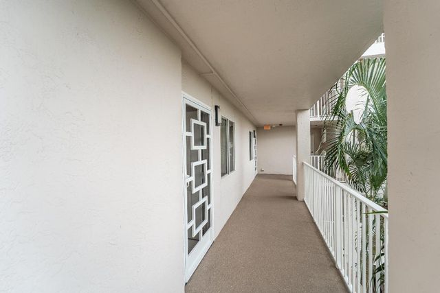 6112 Huntwick Terrace 307, Delray Beach, FL 33484