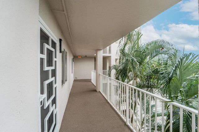 6112 Huntwick Terrace 307, Delray Beach, FL 33484