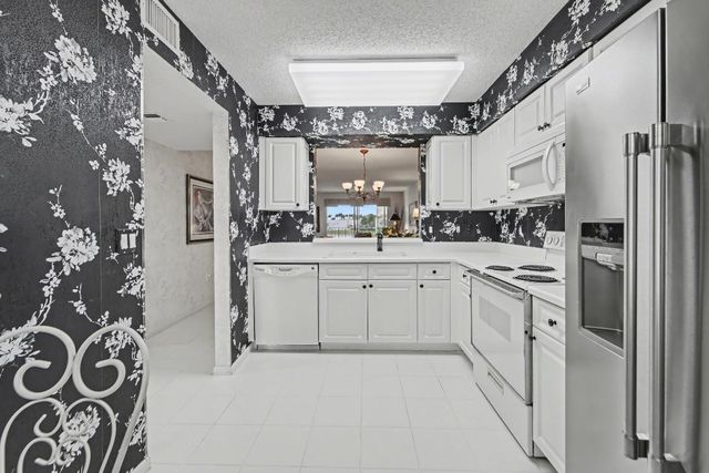 6112 Huntwick Terrace 307, Delray Beach, FL 33484