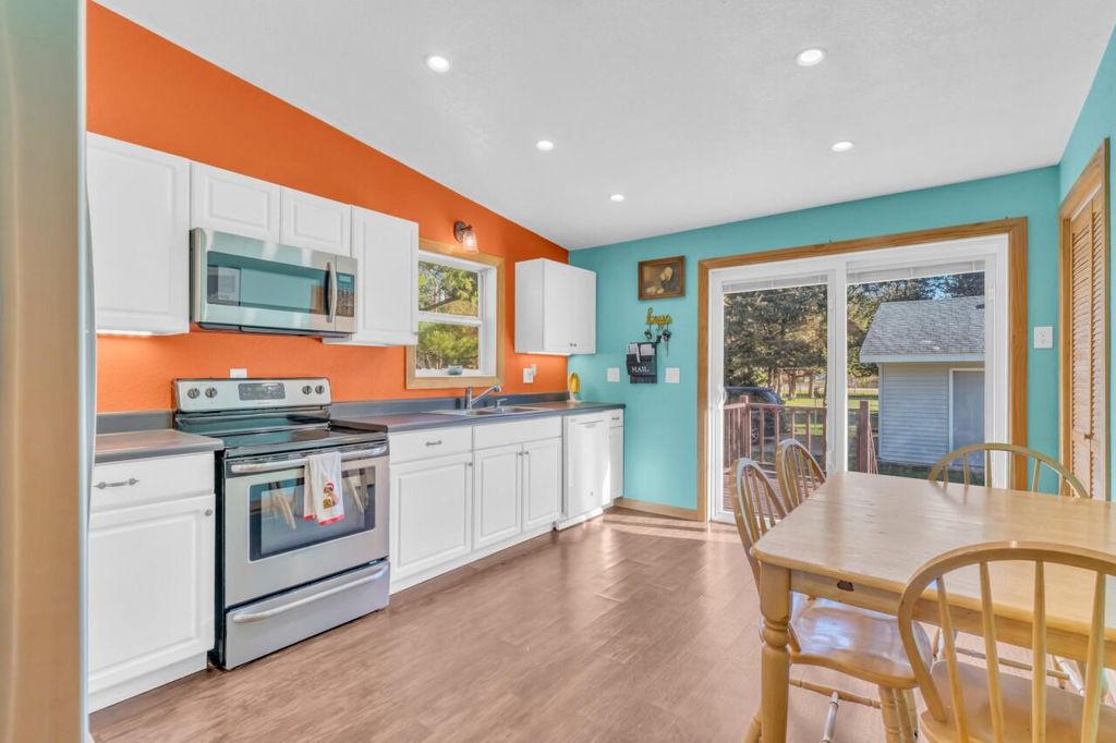 2800 Mabie STREET, Delavan, WI 53115