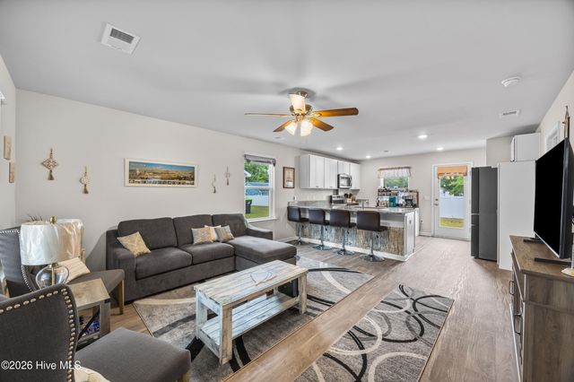 1732 Whispering Pine Street SW, Ocean Isle Beach, NC 28469