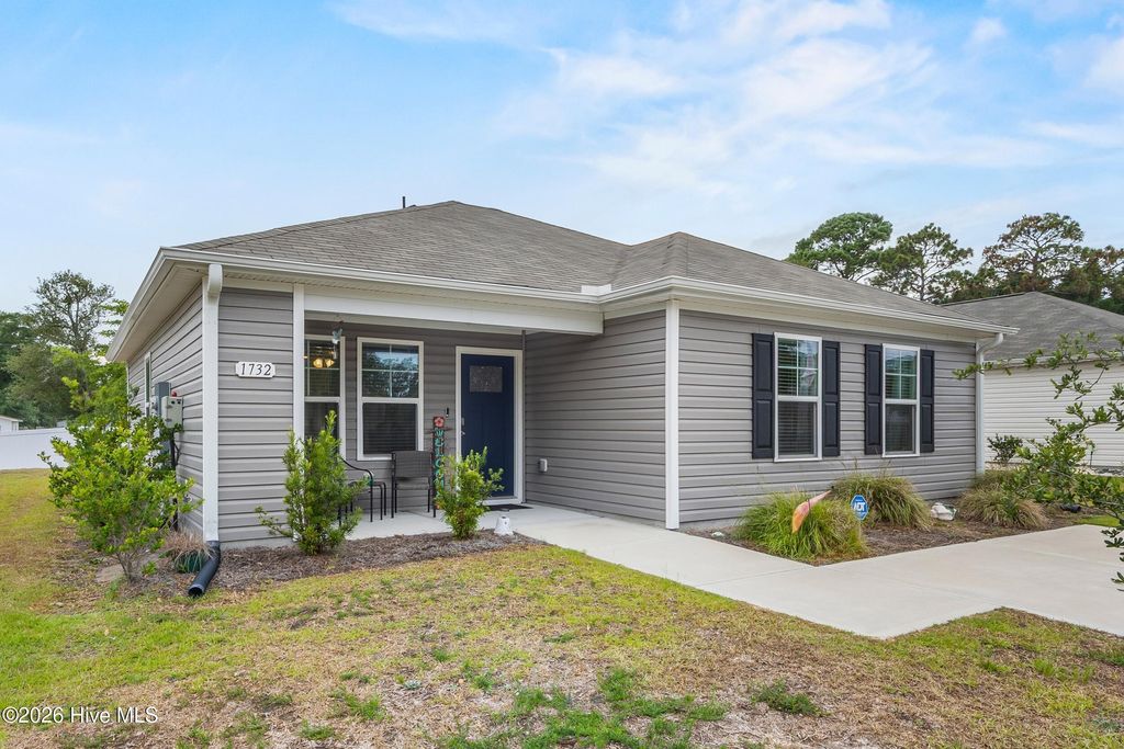 1732 Whispering Pine Street SW, Ocean Isle Beach, NC 28469