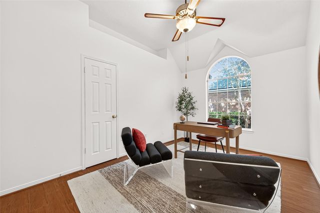 6 Skyland Place, The Woodlands, TX 77381