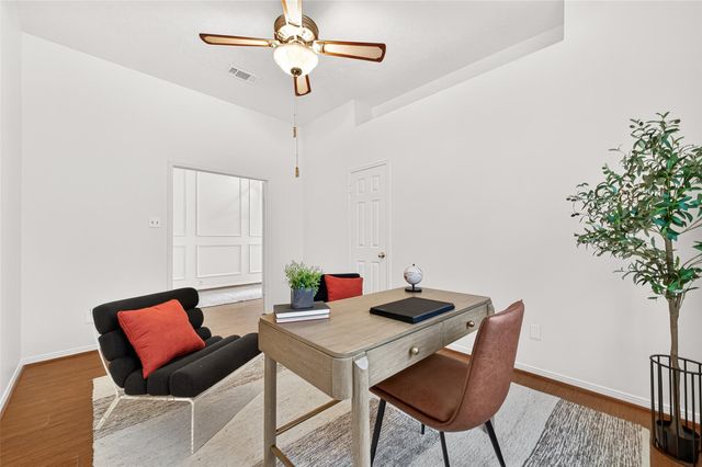 6 Skyland Place, The Woodlands, TX 77381
