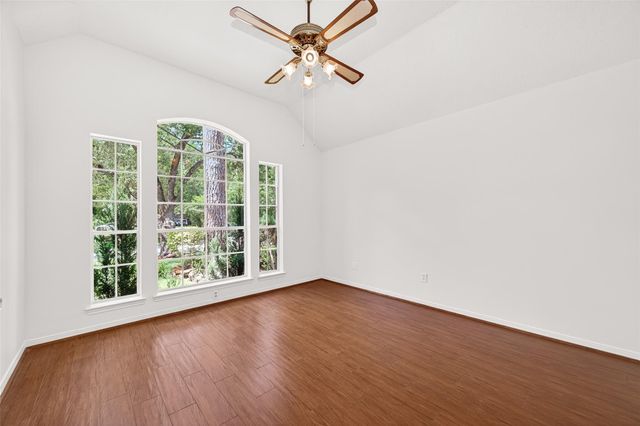 6 Skyland Place, The Woodlands, TX 77381
