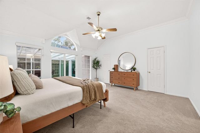 6 Skyland Place, The Woodlands, TX 77381