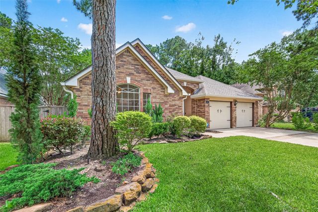 6 Skyland Place, The Woodlands, TX 77381