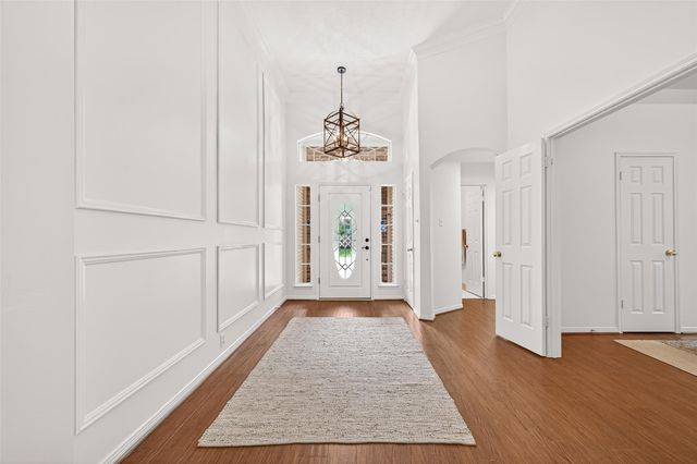 6 Skyland Place, The Woodlands, TX 77381