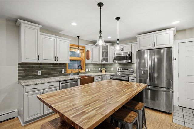 6069 Stout Creek Avenue, Belmont, MI 49306