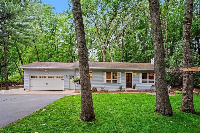 6069 Stout Creek Avenue, Belmont, MI 49306