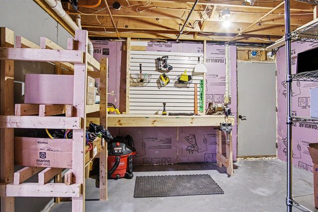 6069 Stout Creek Avenue, Belmont, MI 49306