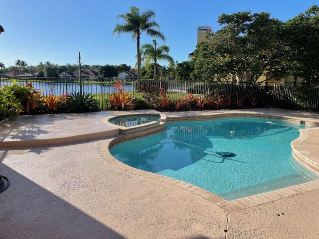 1030 Pine Branch Dr, Weston, FL 33326