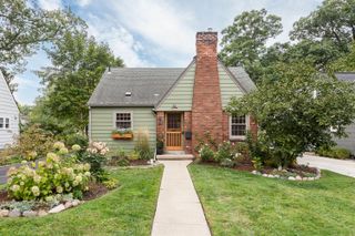 912 Hutchins Avenue, Ann Arbor, MI 48103