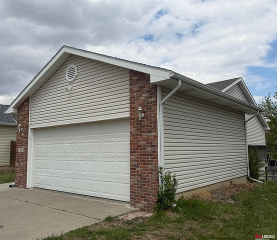 7238 Whitewater Lane, Lincoln, NE 68521