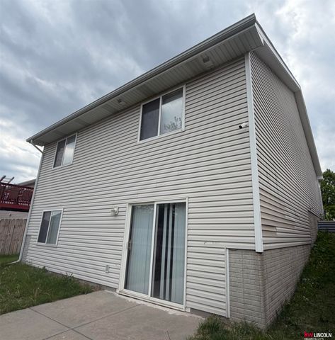 7238 Whitewater Lane, Lincoln, NE 68521