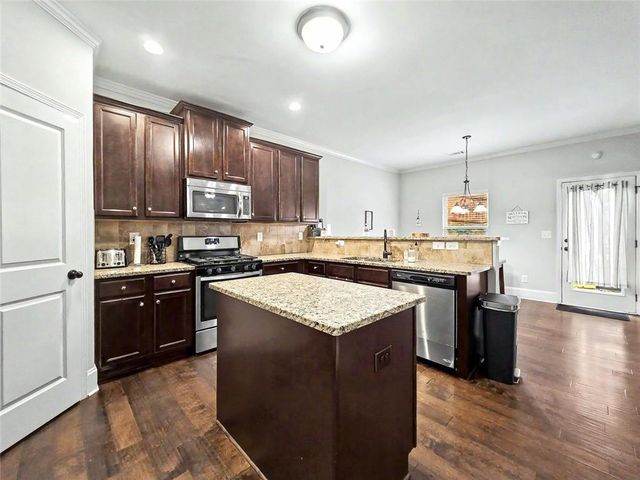 2015 Chapel Estates Lane, Dacula, GA 30019