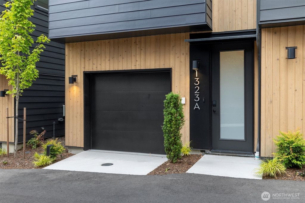 1323 N 185th Street #A, Shoreline, WA 98133