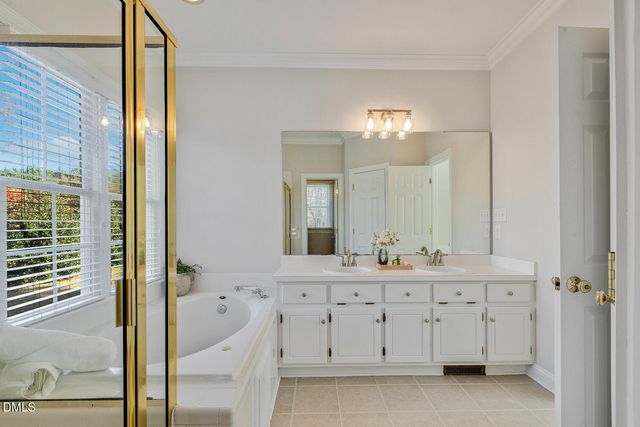 1702 Old London Way, Apex, NC 27523