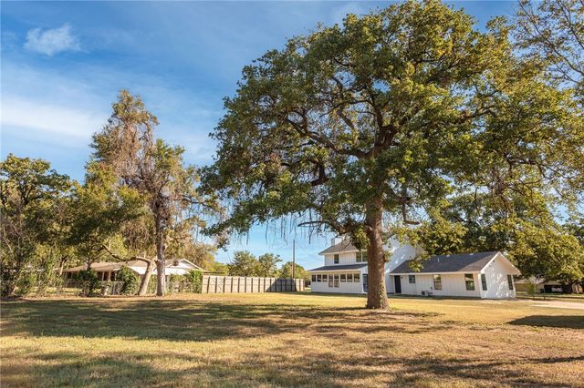 107 Spring Creek Street, Waco, TX 76705