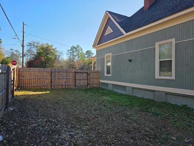 692 Center Street, Macon, GA 31217