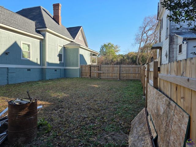 692 Center Street, Macon, GA 31217
