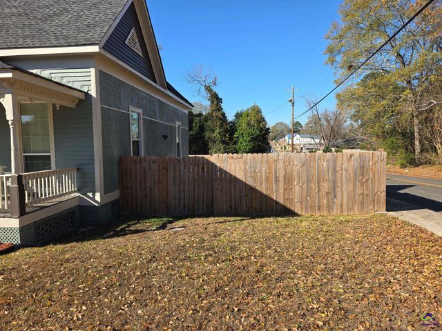 692 Center Street, Macon, GA 31217
