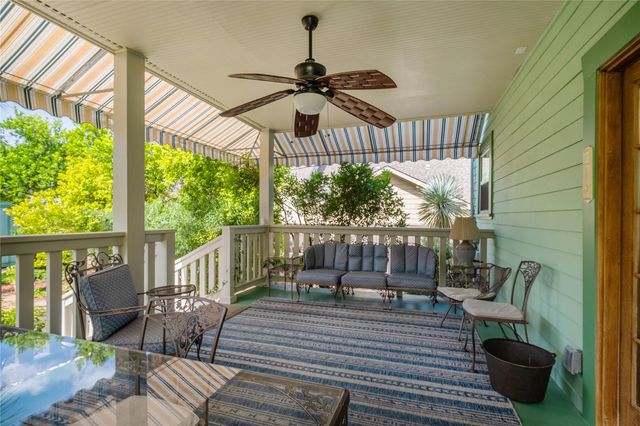 903 E 14th ST, Austin, TX 78702