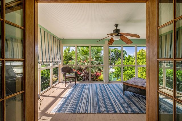 903 E 14th ST, Austin, TX 78702