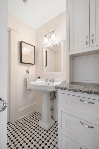 903 E 14th ST, Austin, TX 78702