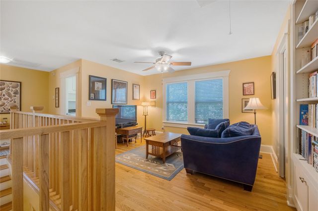 903 E 14th ST, Austin, TX 78702