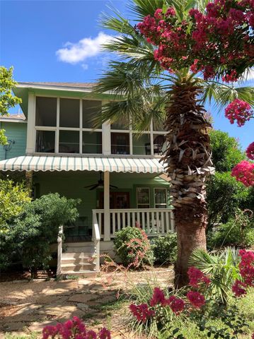 903 E 14th ST, Austin, TX 78702