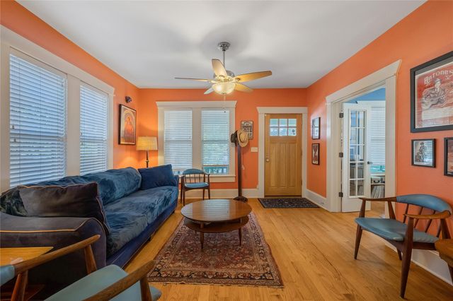 903 E 14th ST, Austin, TX 78702