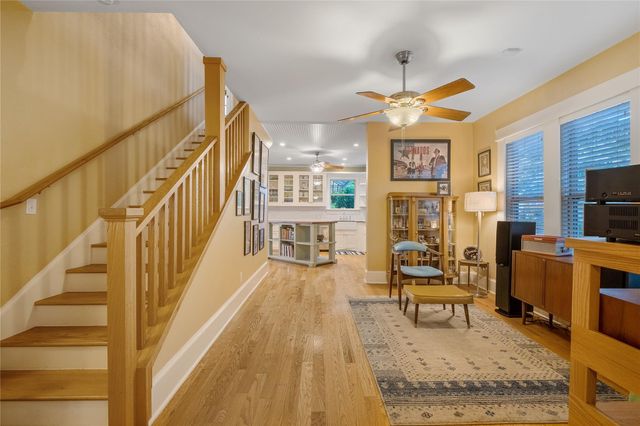 903 E 14th ST, Austin, TX 78702