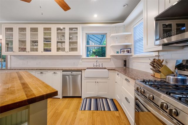 903 E 14th ST, Austin, TX 78702