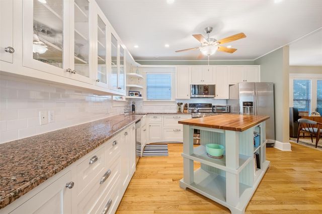 903 E 14th ST, Austin, TX 78702