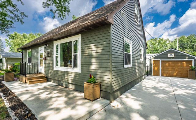 1360 9th Avenue SE, Rochester, MN 55904