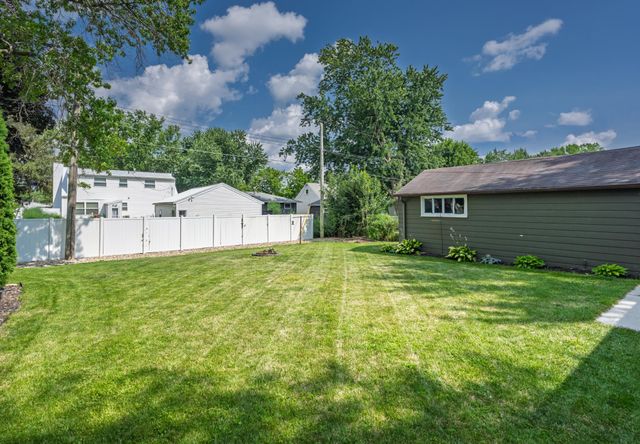 1360 9th Avenue SE, Rochester, MN 55904
