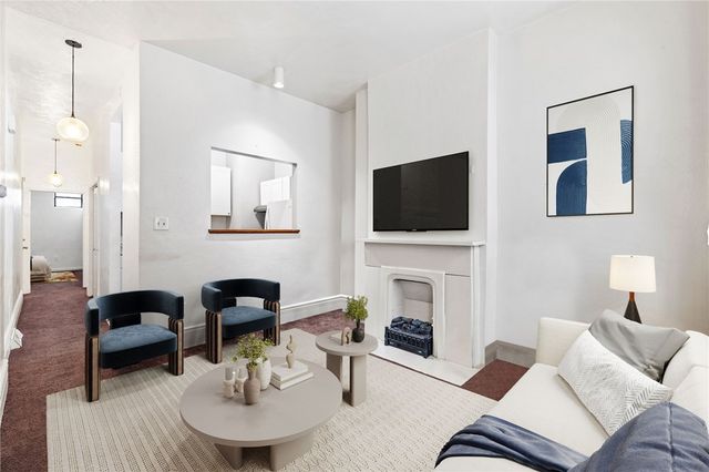 1009 Manhattan St, Manchester, PA 15233