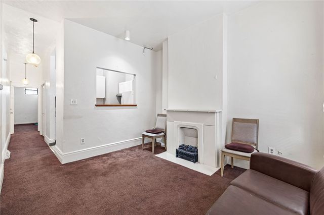 1009 Manhattan St, Manchester, PA 15233