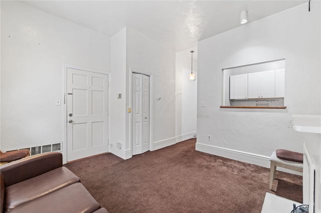 1009 Manhattan St, Manchester, PA 15233