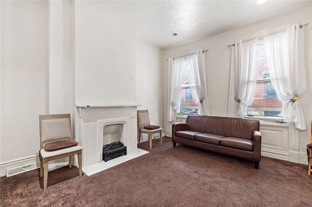 1009 Manhattan St, Manchester, PA 15233