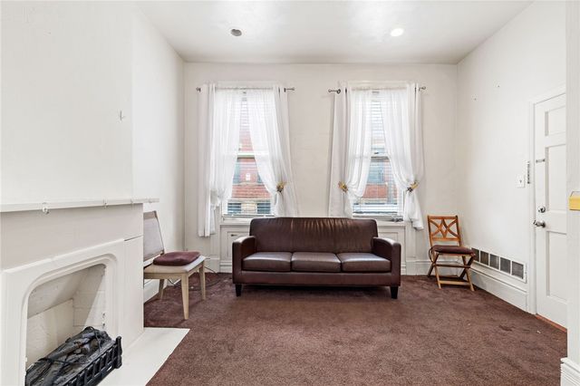 1009 Manhattan St, Manchester, PA 15233