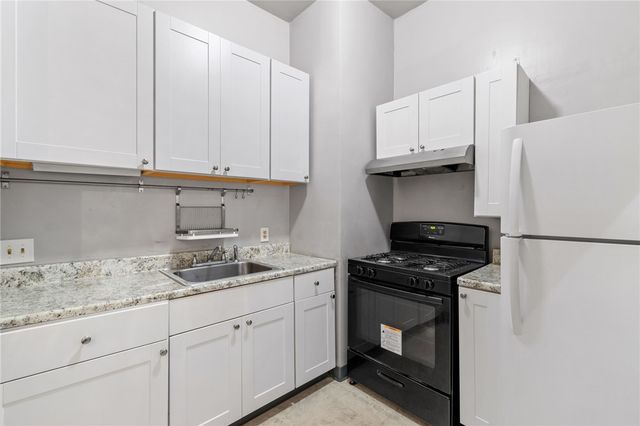 1009 Manhattan St, Manchester, PA 15233