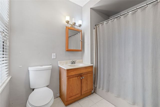 1009 Manhattan St, Manchester, PA 15233