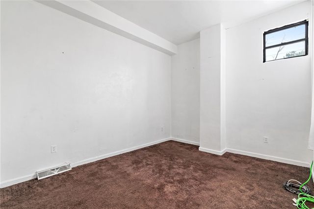 1009 Manhattan St, Manchester, PA 15233