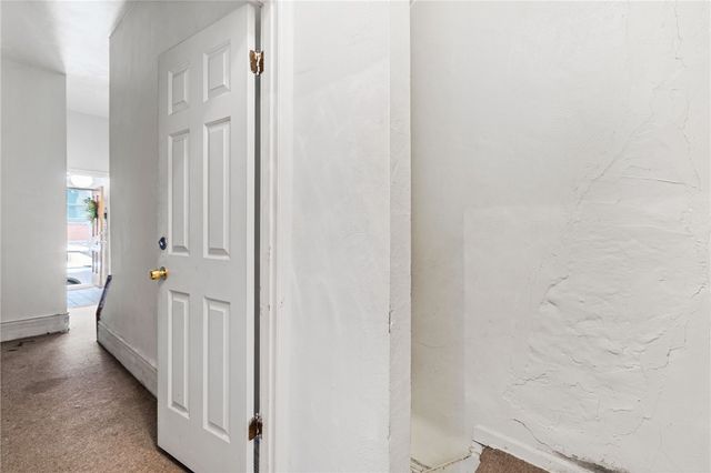 1009 Manhattan St, Manchester, PA 15233